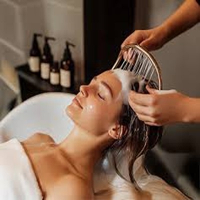 ROYAL NAILS & SPA - head spa